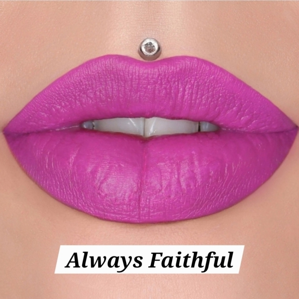 Jeffree Star Velvet Trap Lipstick in Always Faithful, NEW. Full Size 4G/0.141oz
